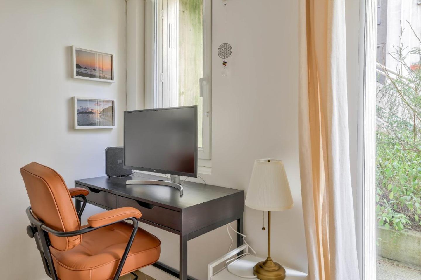Superb Bien Equipe Montparnasse Apartment *